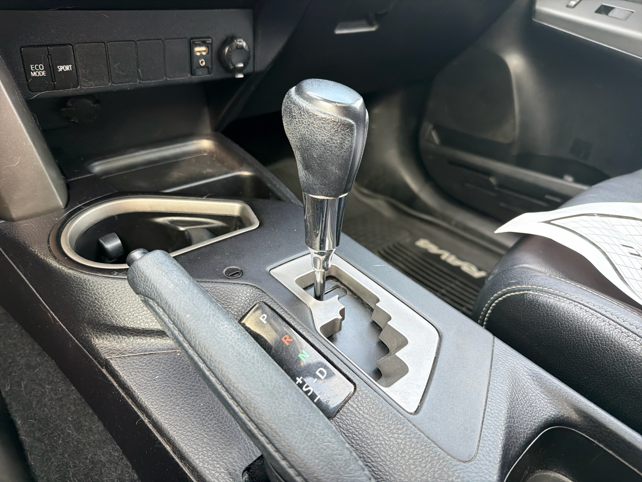 Toyota RAV4 XLE AWD (Natl) 2017