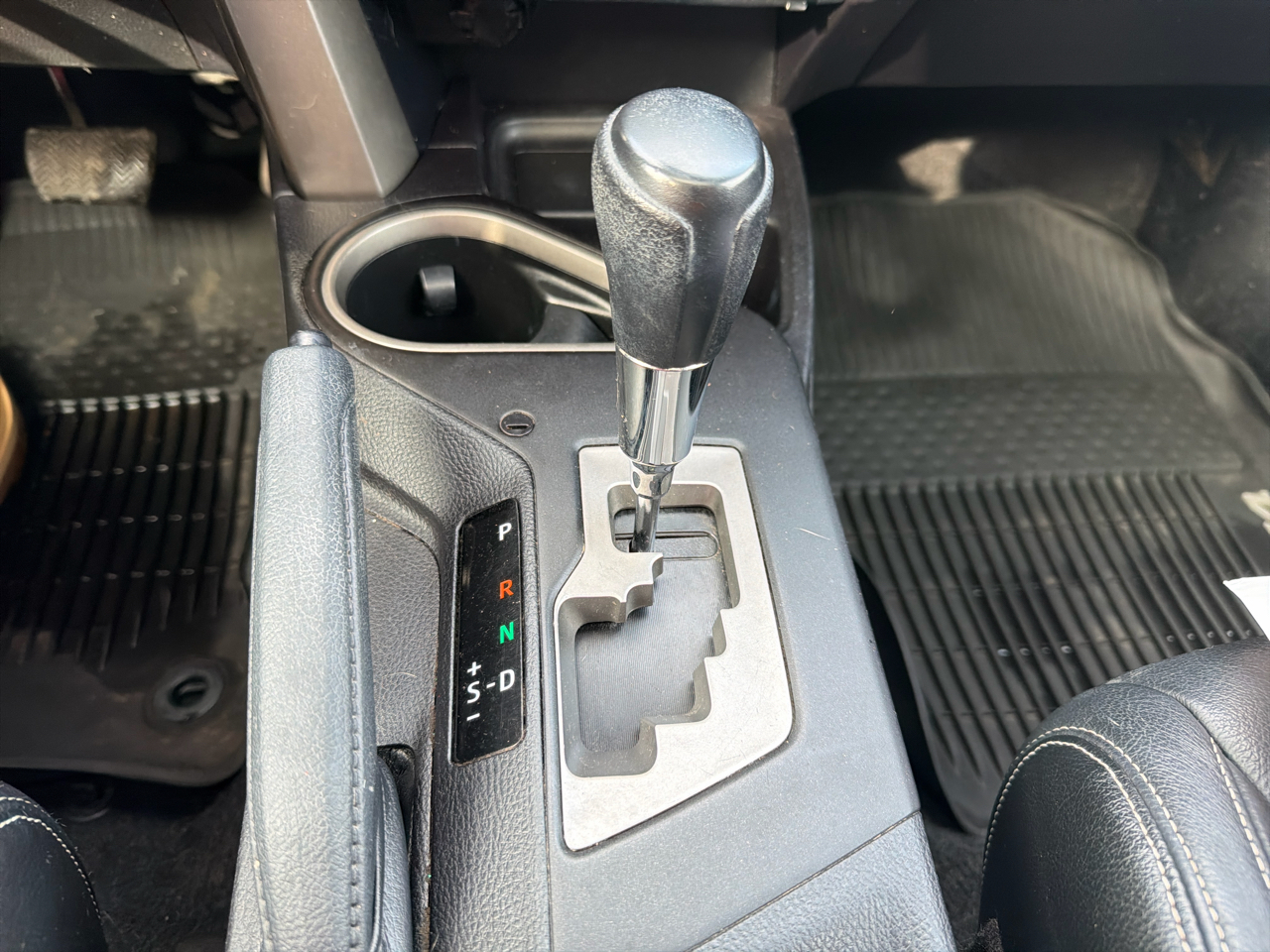 Toyota RAV4 XLE AWD (Natl) 2017