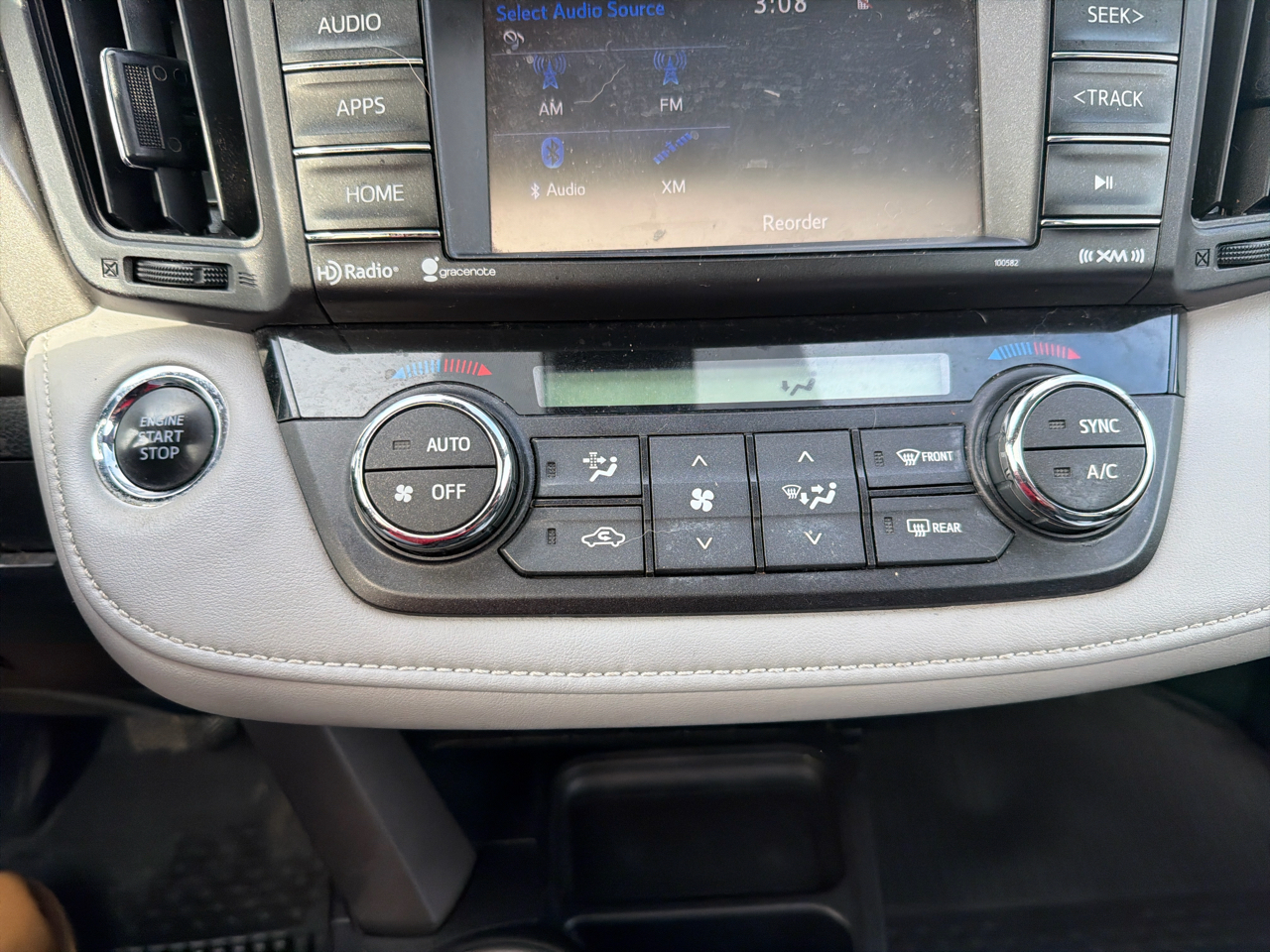 Toyota RAV4 XLE AWD (Natl) 2017