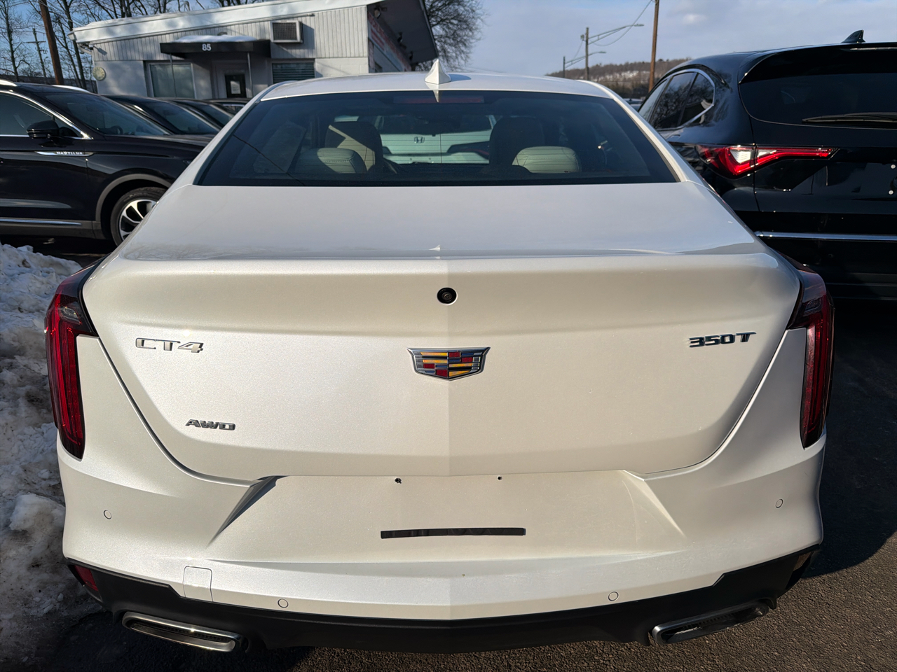 Cadillac CT4 4dr Sdn Luxury 2023