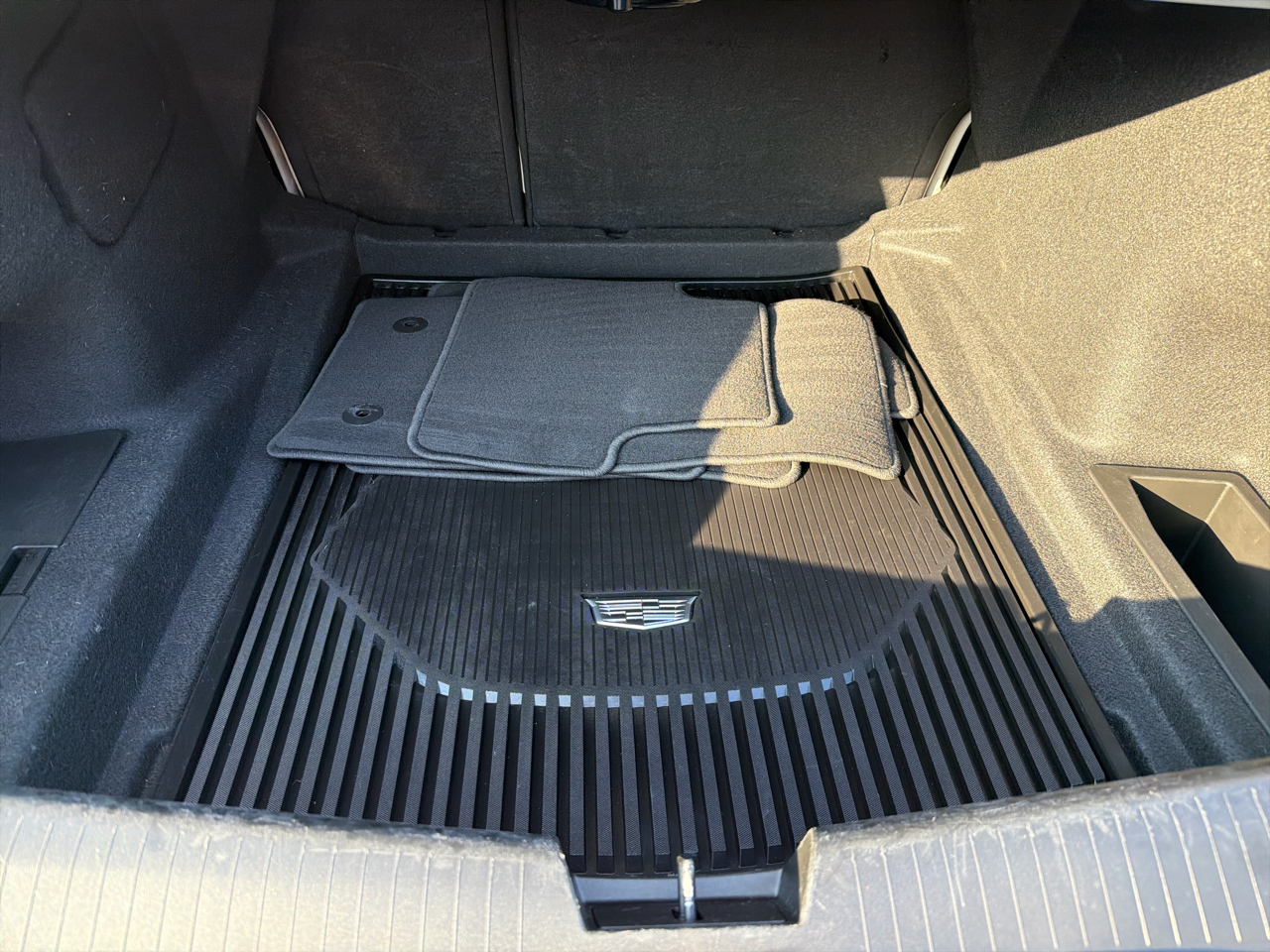 Cadillac CT4 4dr Sdn Luxury 2023