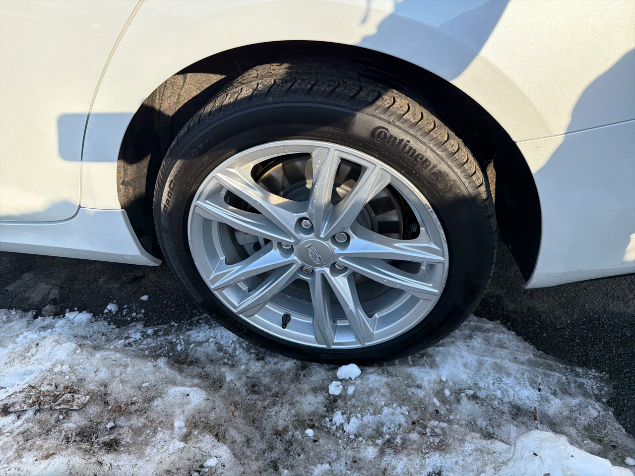 Cadillac CT4 4dr Sdn Luxury 2023