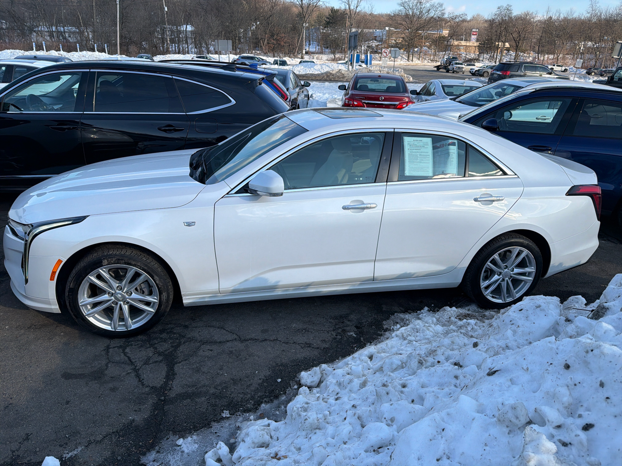 Cadillac CT4 4dr Sdn Luxury 2023