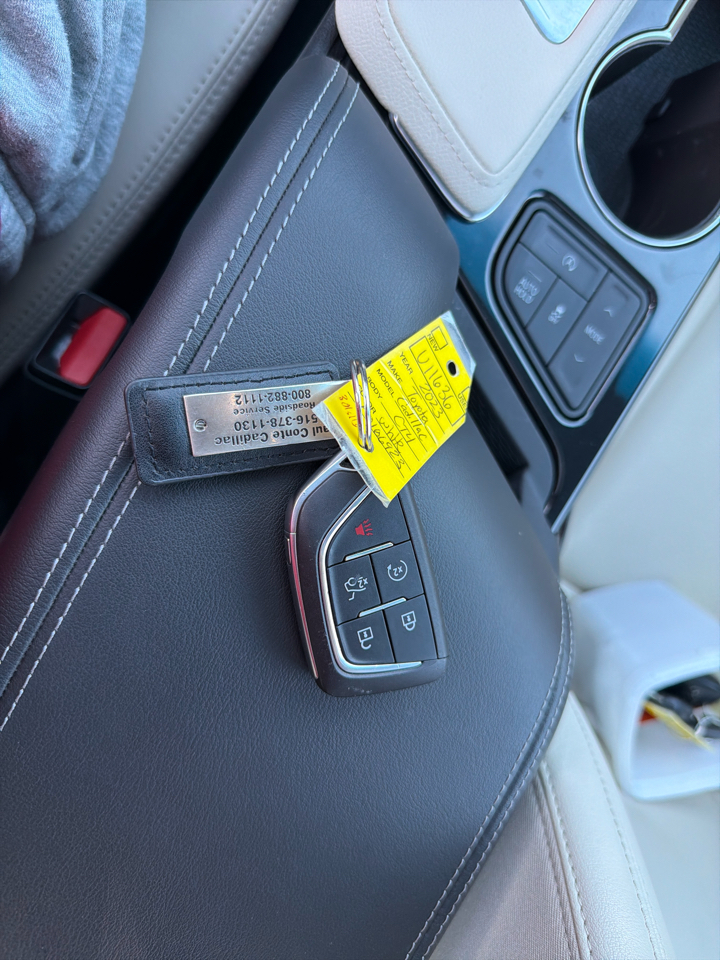 Cadillac CT4 4dr Sdn Luxury 2023