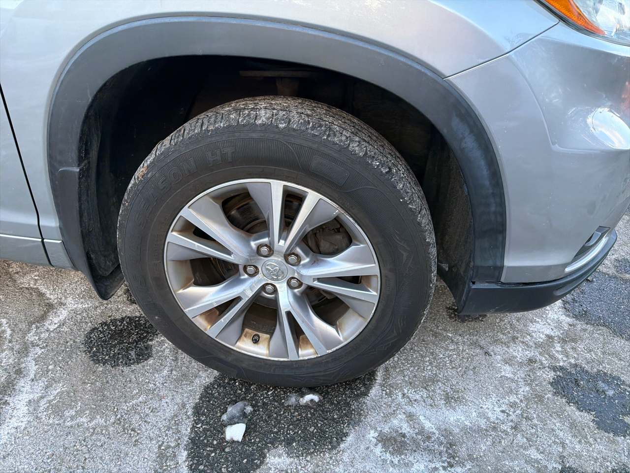 Toyota Highlander AWD 4dr V6 LE (Natl) 2015