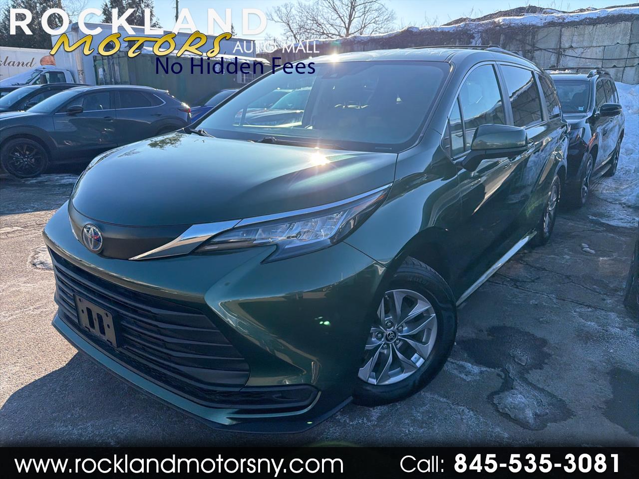2022 Toyota Sienna LE AWD 8-Passenger (Natl)