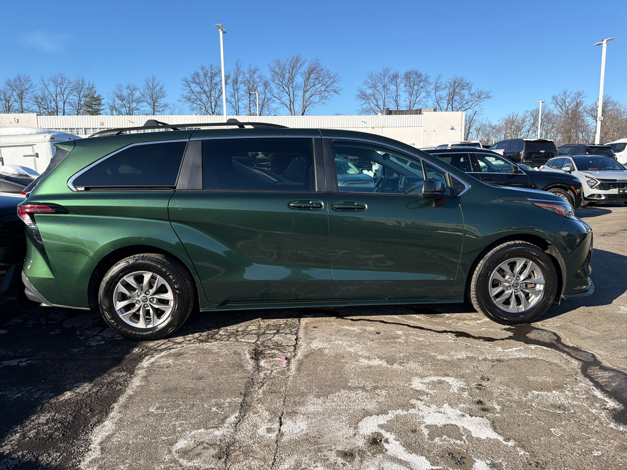 Toyota Sienna LE AWD 8-Passenger (Natl) 2022