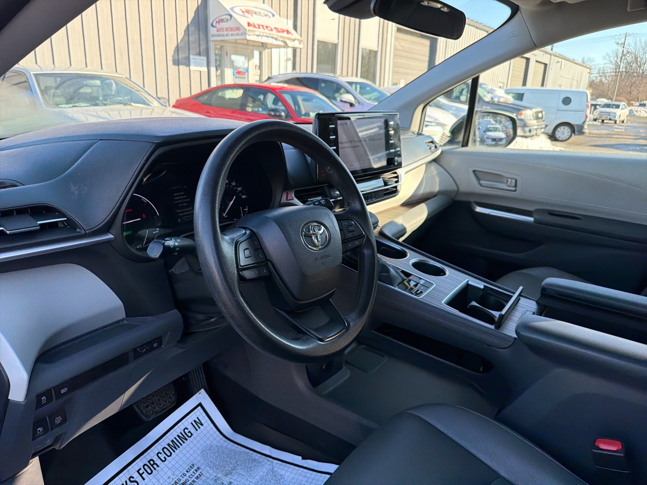 Toyota Sienna LE AWD 8-Passenger (Natl) 2022