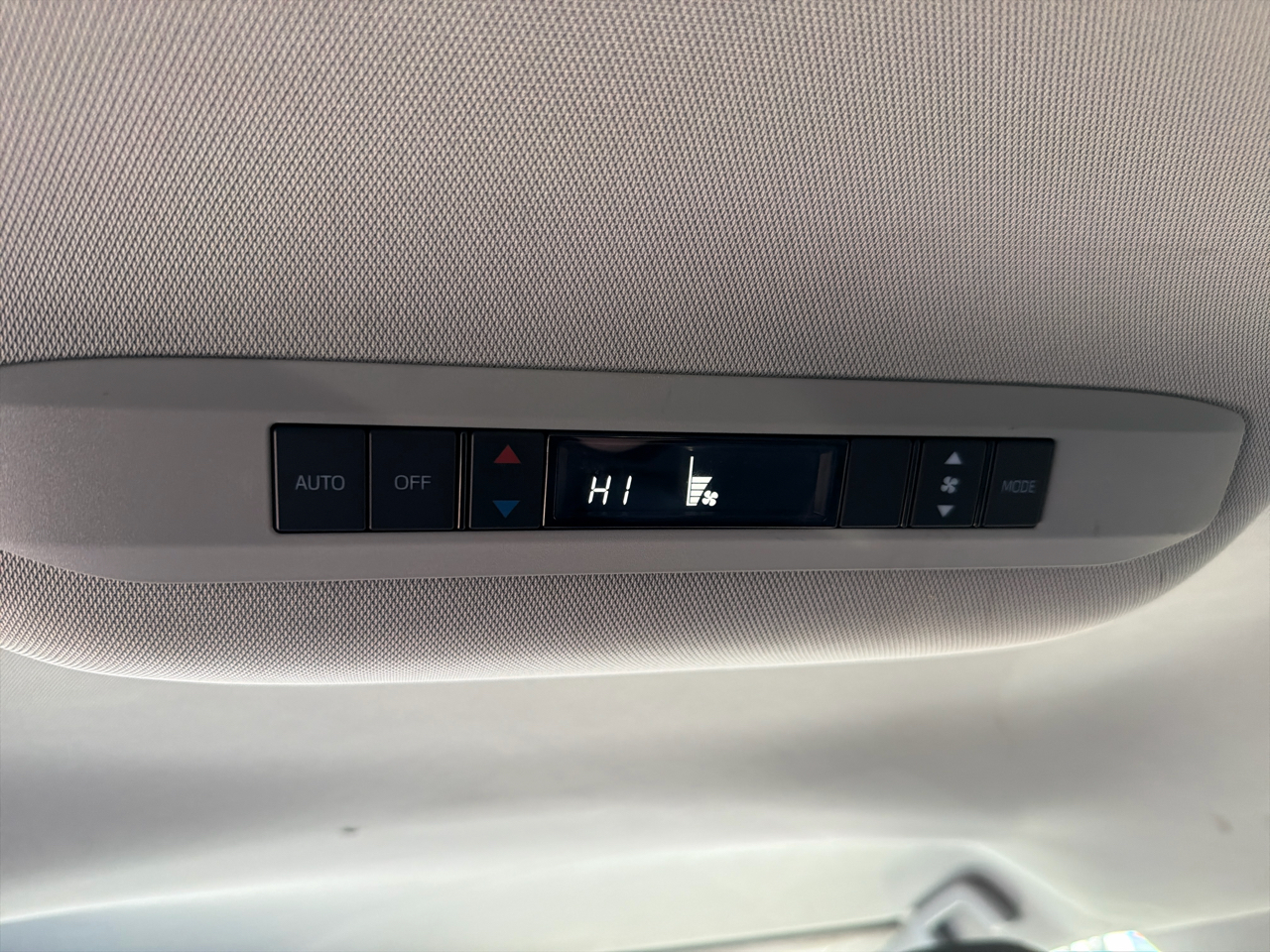 Toyota Sienna LE AWD 8-Passenger (Natl) 2022