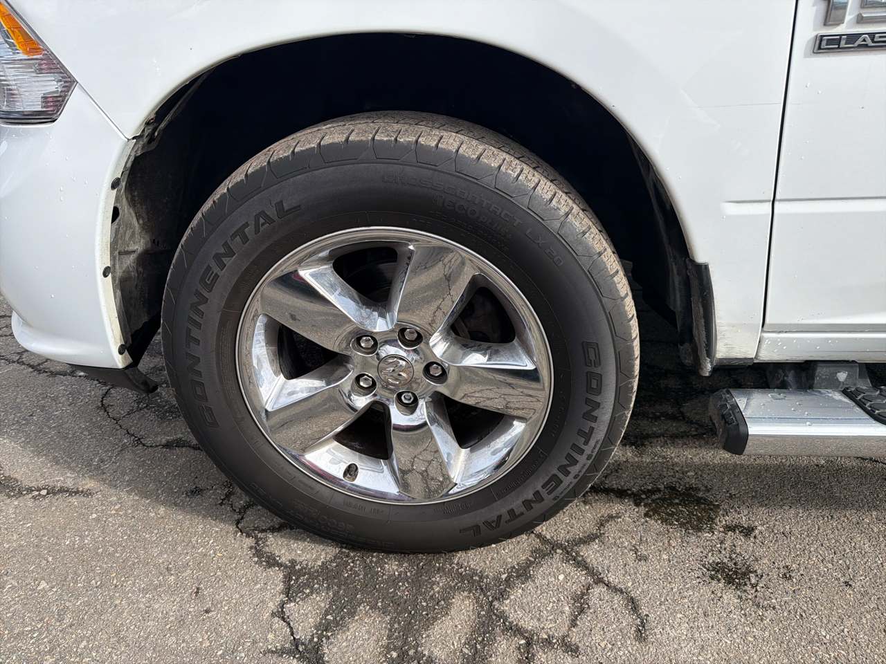 RAM 1500 Classic Express 4x4 Quad Cab 6'4" Box 2019