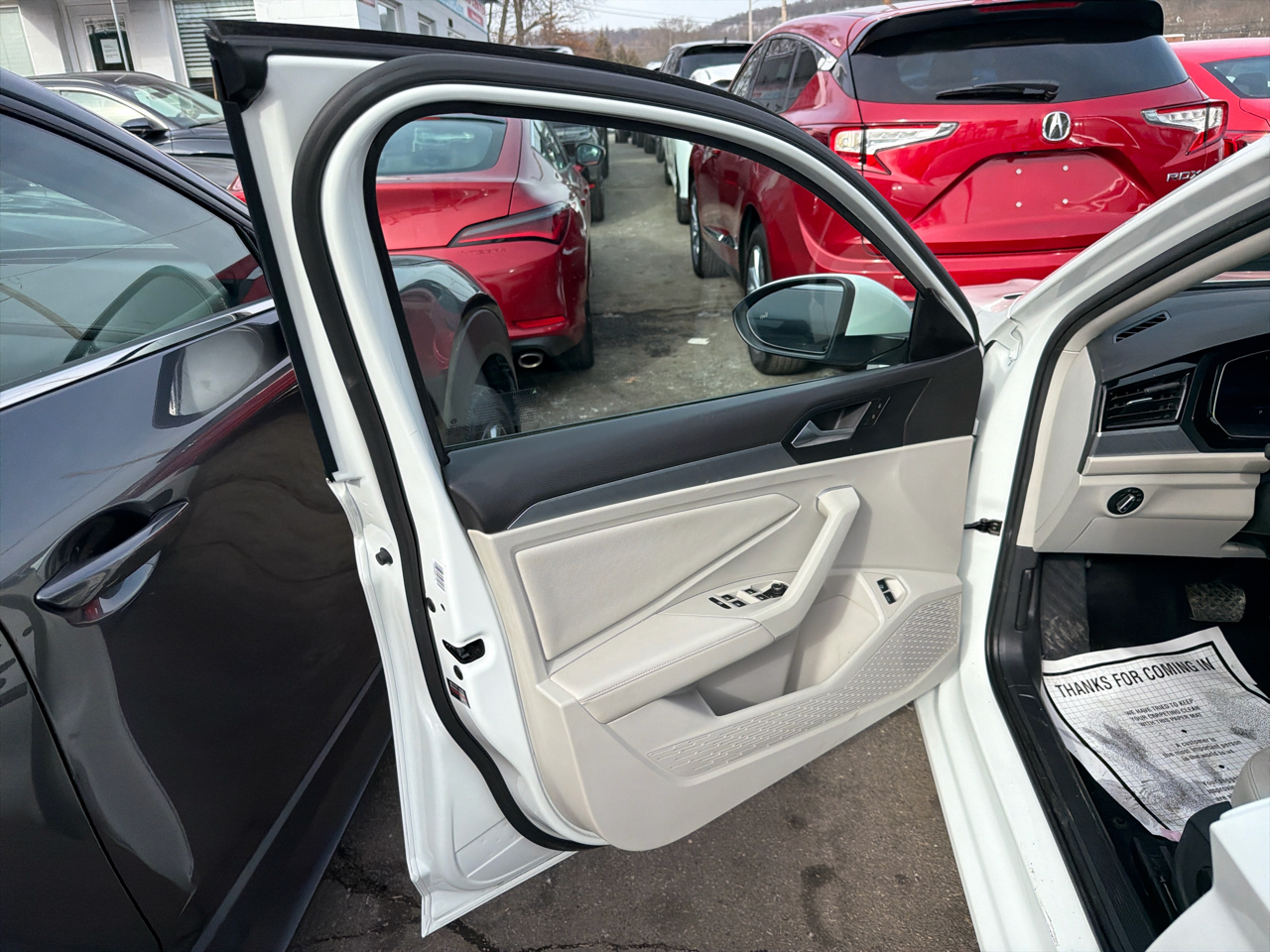 Volkswagen Jetta SE Auto 2022