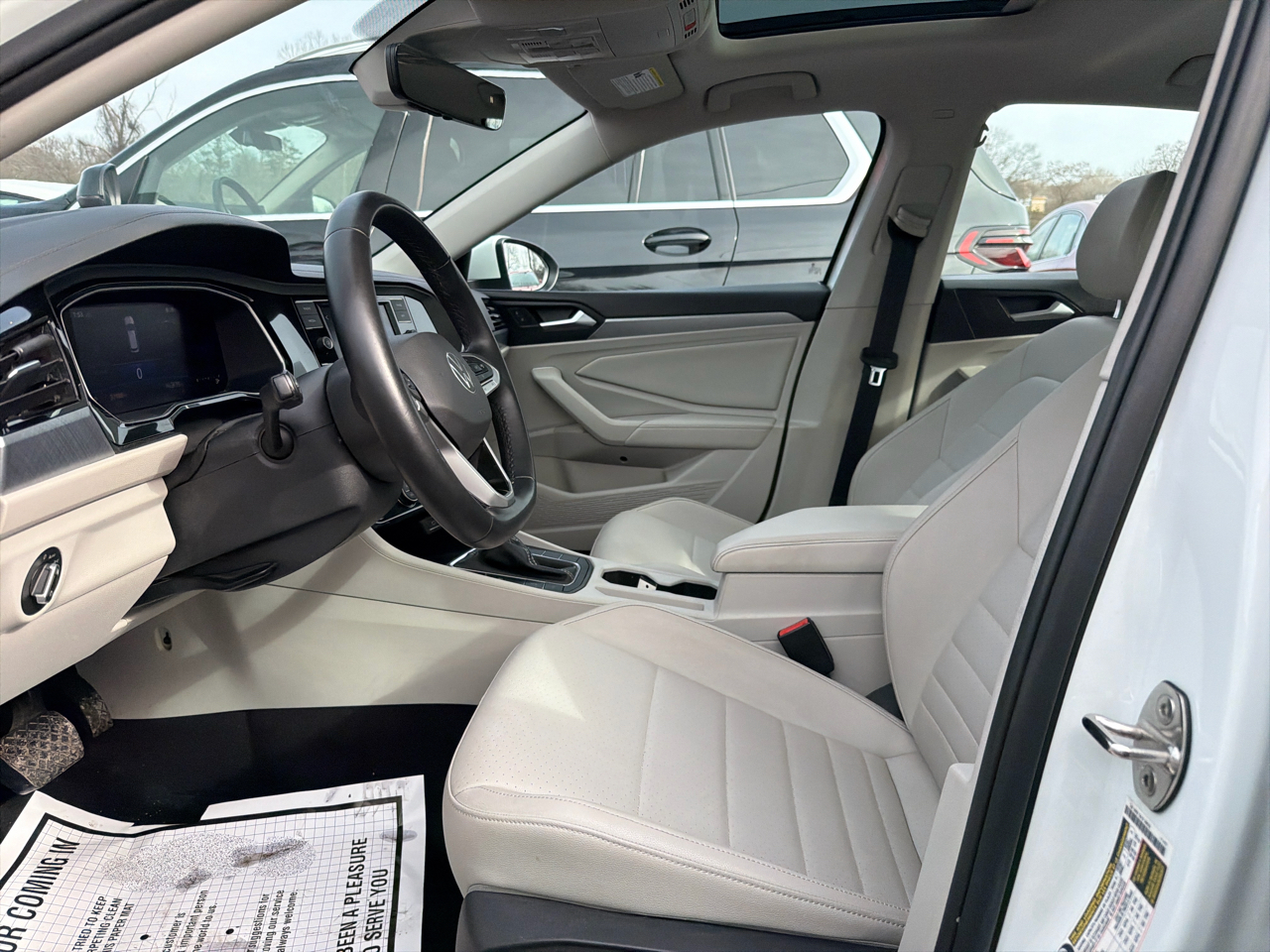 Volkswagen Jetta SE Auto 2022