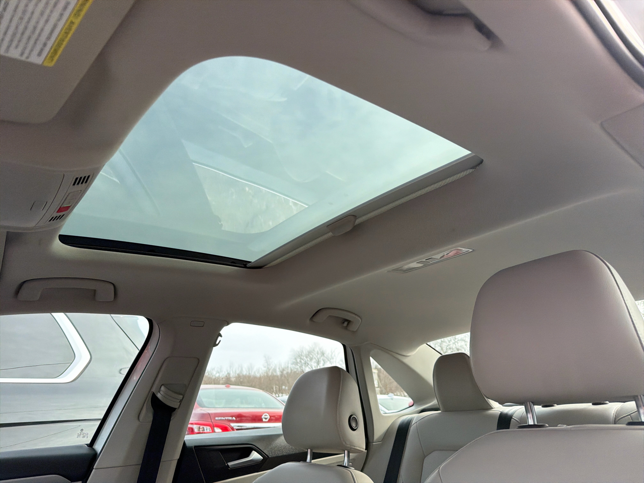 Volkswagen Jetta SE Auto 2022