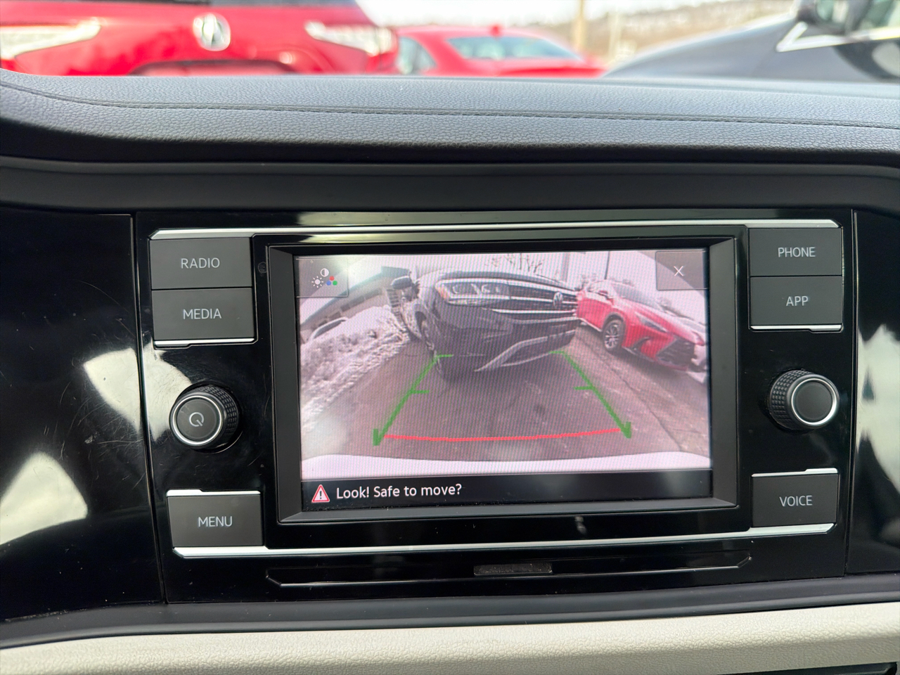 Volkswagen Jetta SE Auto 2022