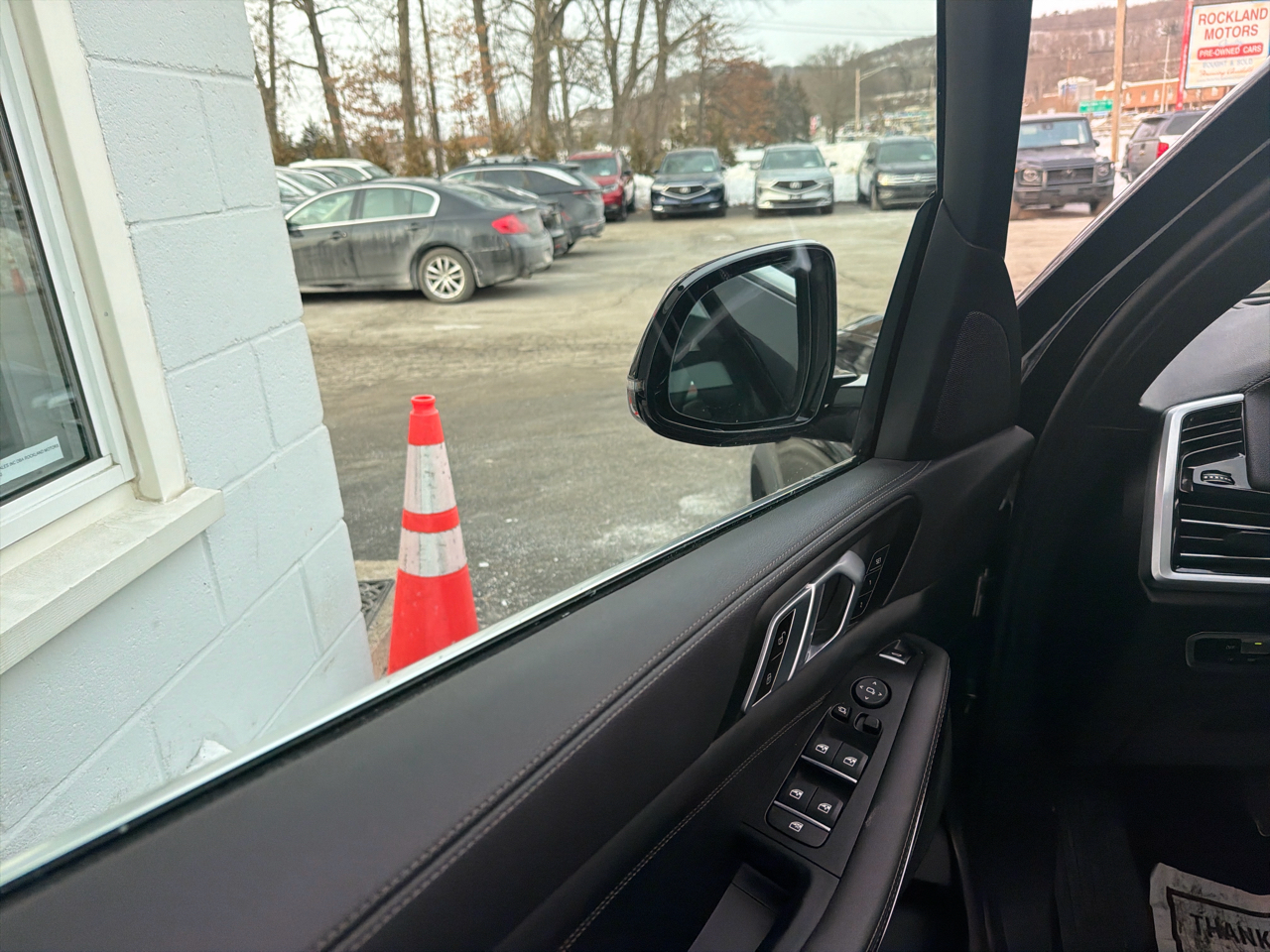 BMW X5 xDrive40i Sports Activity Vehicle 2023