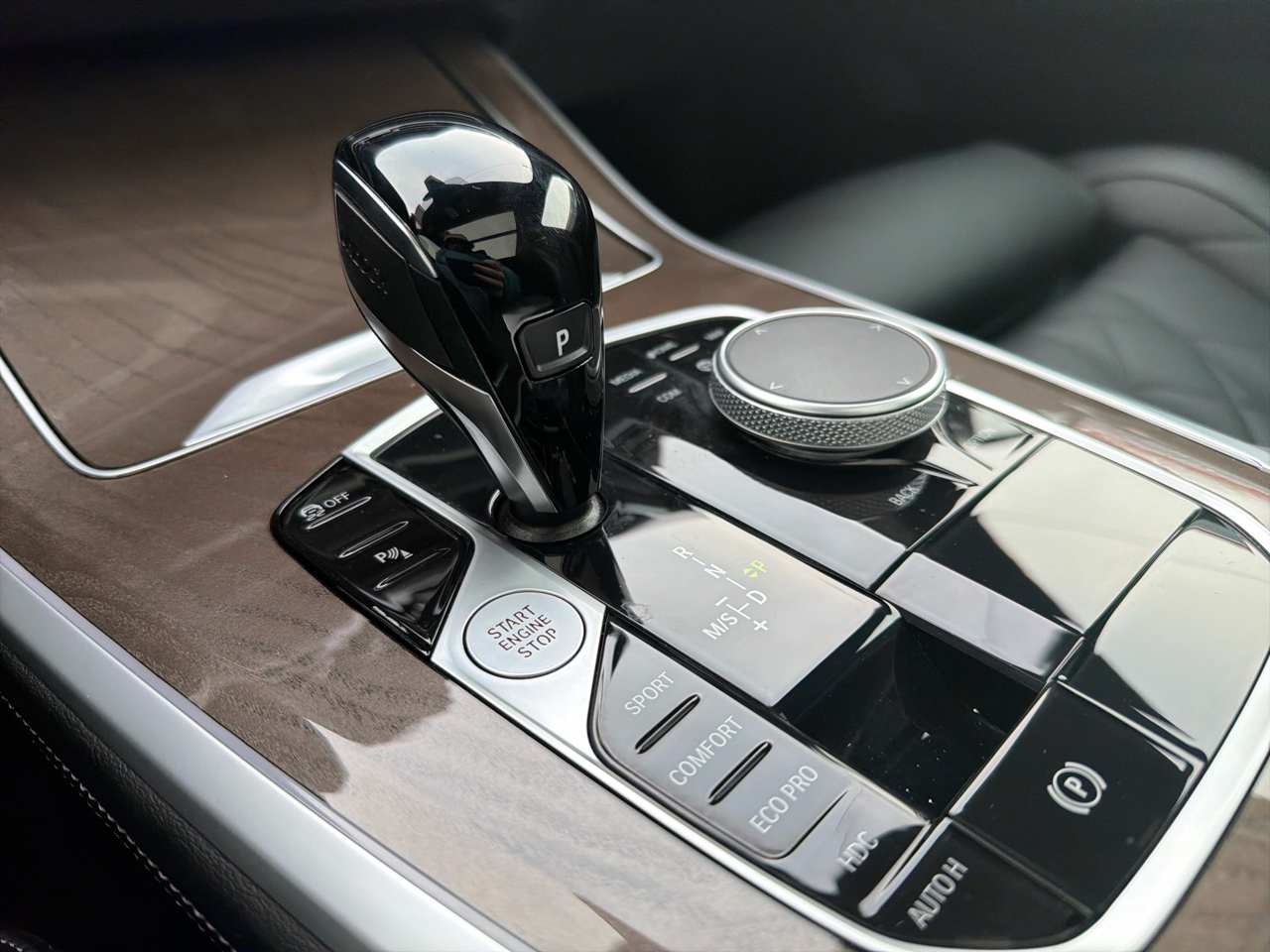 BMW X5 xDrive40i Sports Activity Vehicle 2023