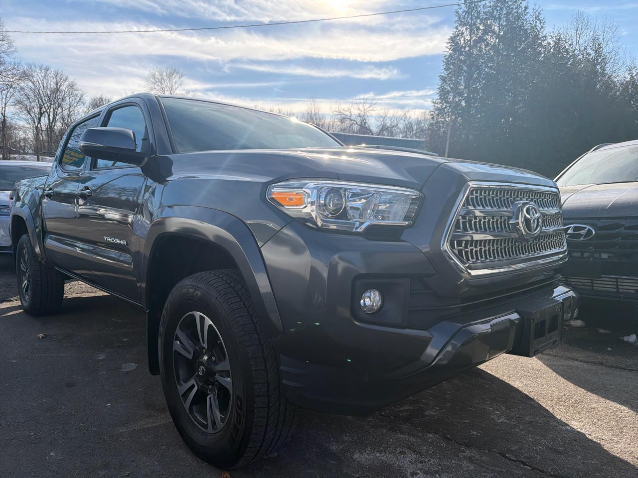 Toyota Tacoma TRD Sport Double Cab 5' Bed V6 4x4 MT (Natl) 2017