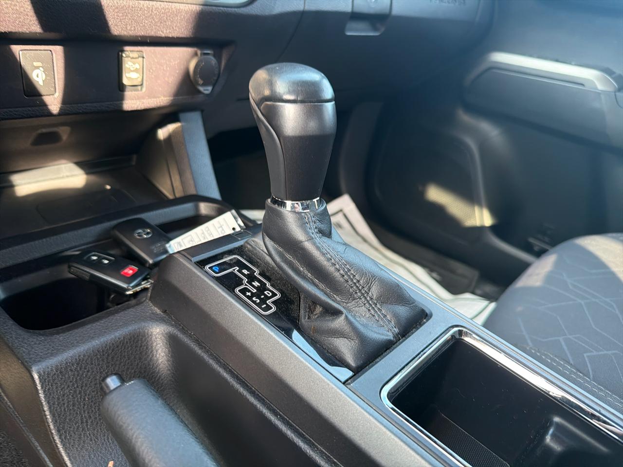 Toyota Tacoma TRD Sport Double Cab 5' Bed V6 4x4 MT (Natl) 2017