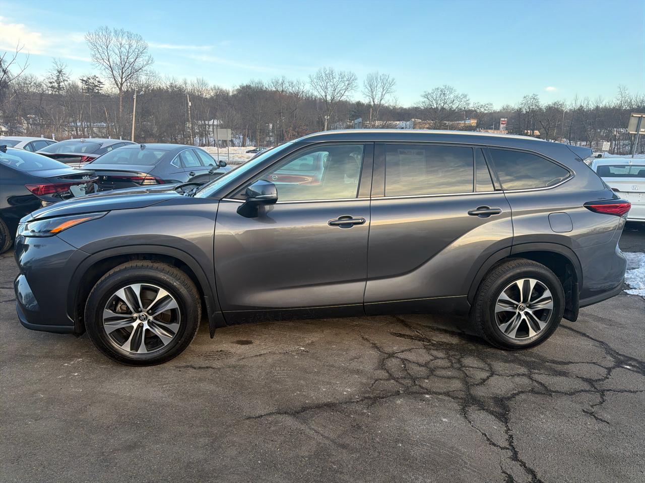 Toyota Highlander XLE AWD (Natl) 2022