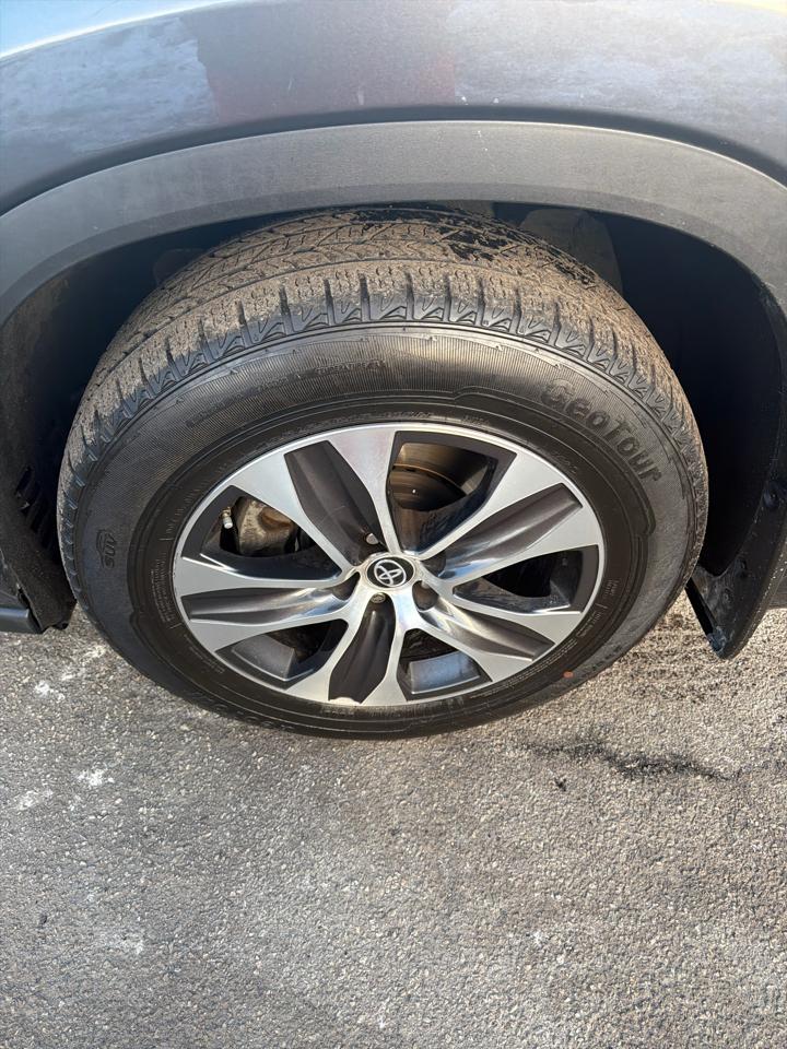 Toyota Highlander XLE AWD (Natl) 2022