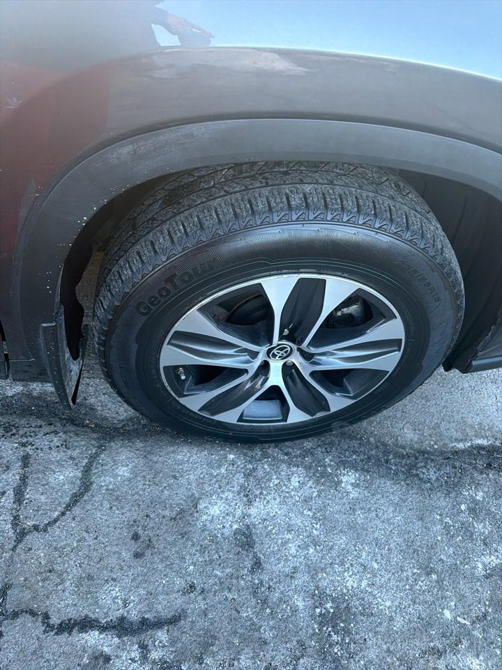 Toyota Highlander XLE AWD (Natl) 2022