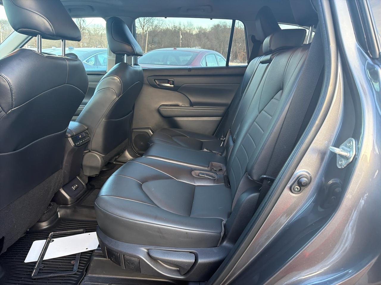 Toyota Highlander XLE AWD (Natl) 2022