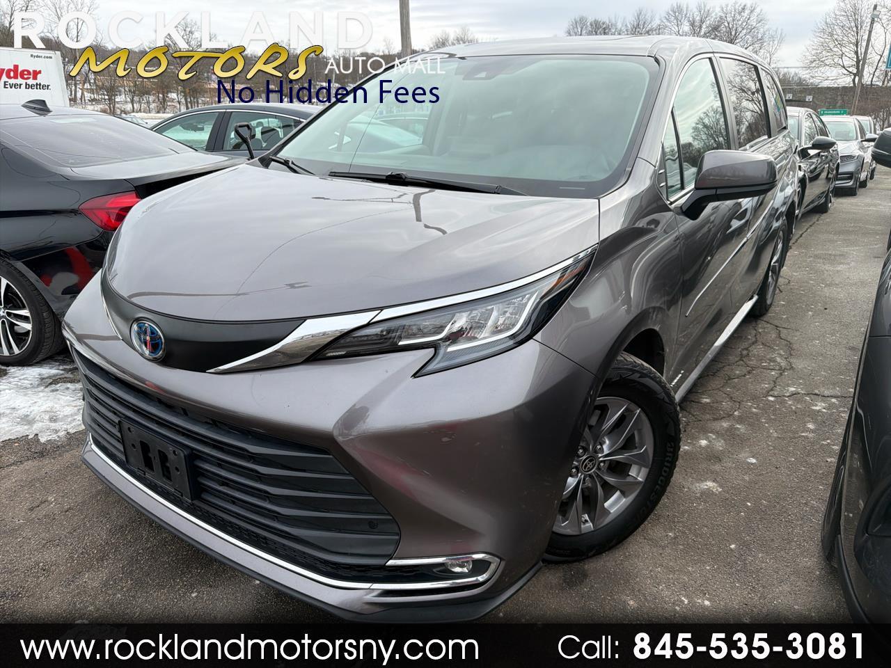 2021 Toyota Sienna XLE FWD 8-Passenger (Natl)