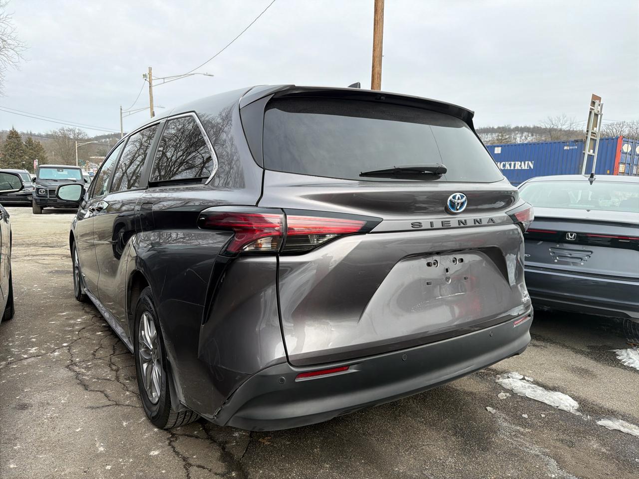 Toyota Sienna XLE FWD 8-Passenger (Natl) 2021