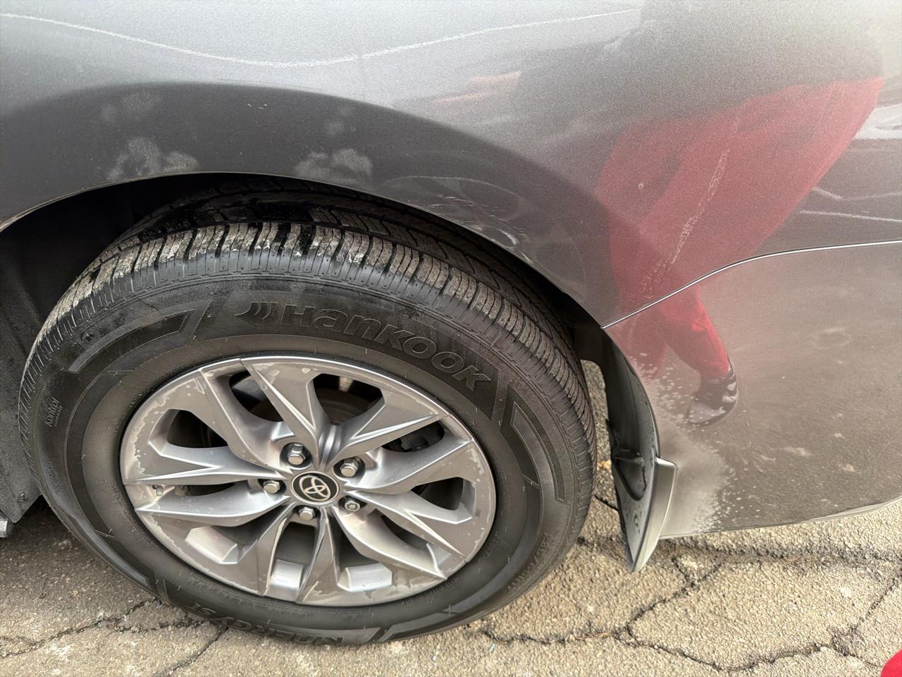 Toyota Sienna XLE FWD 8-Passenger (Natl) 2021