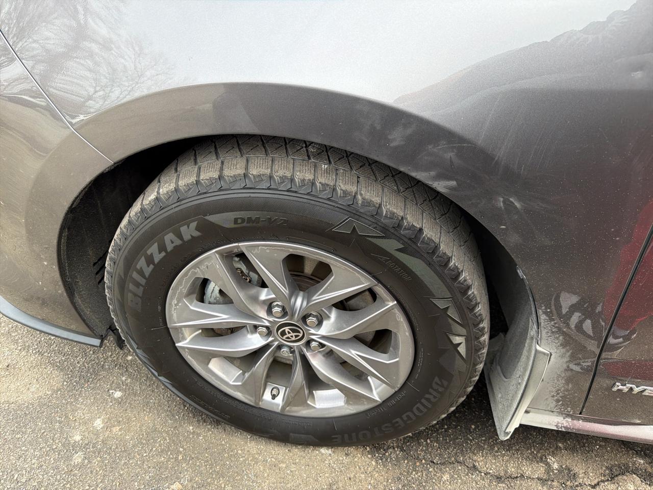 Toyota Sienna XLE FWD 8-Passenger (Natl) 2021