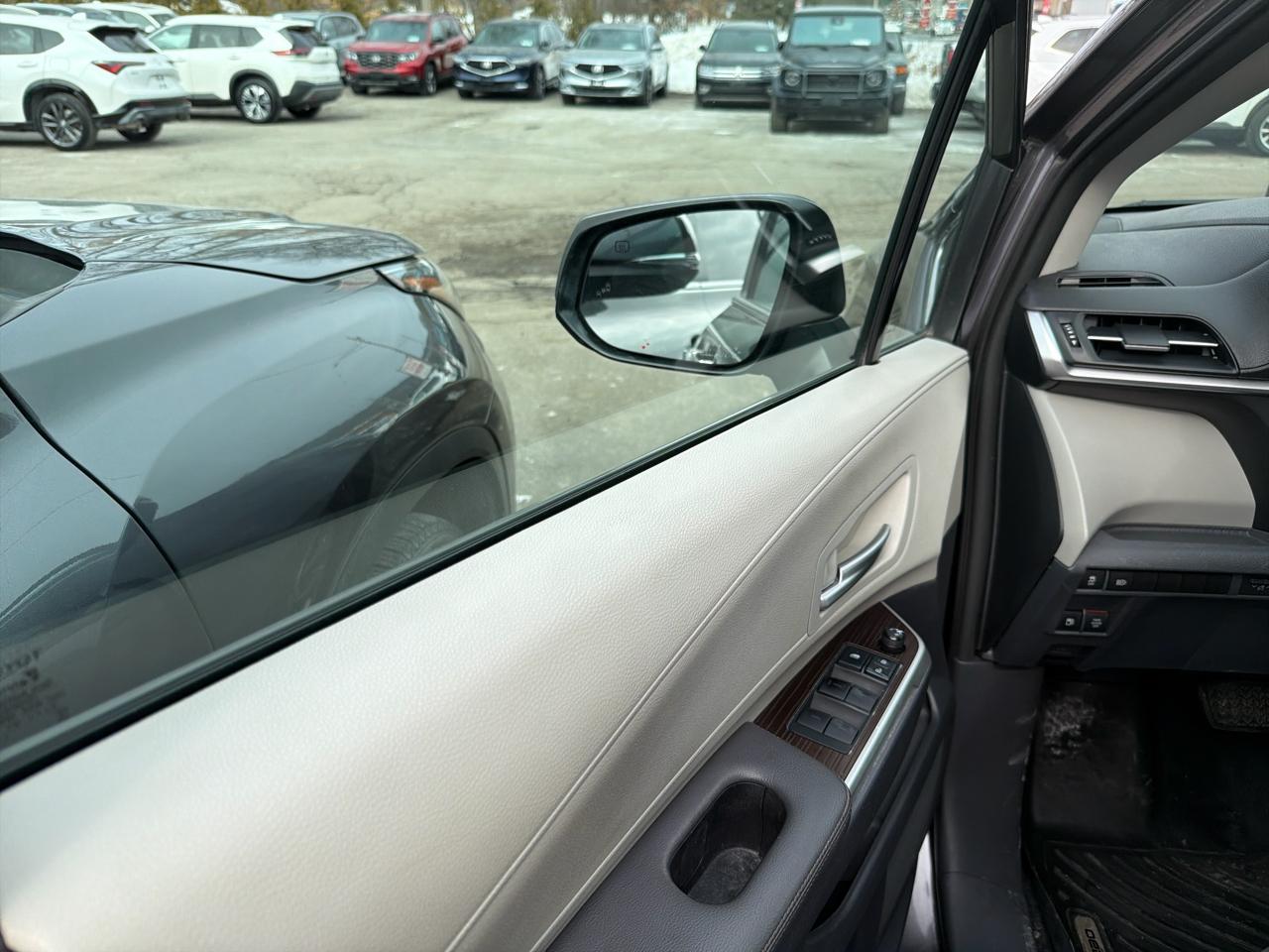 Toyota Sienna XLE FWD 8-Passenger (Natl) 2021