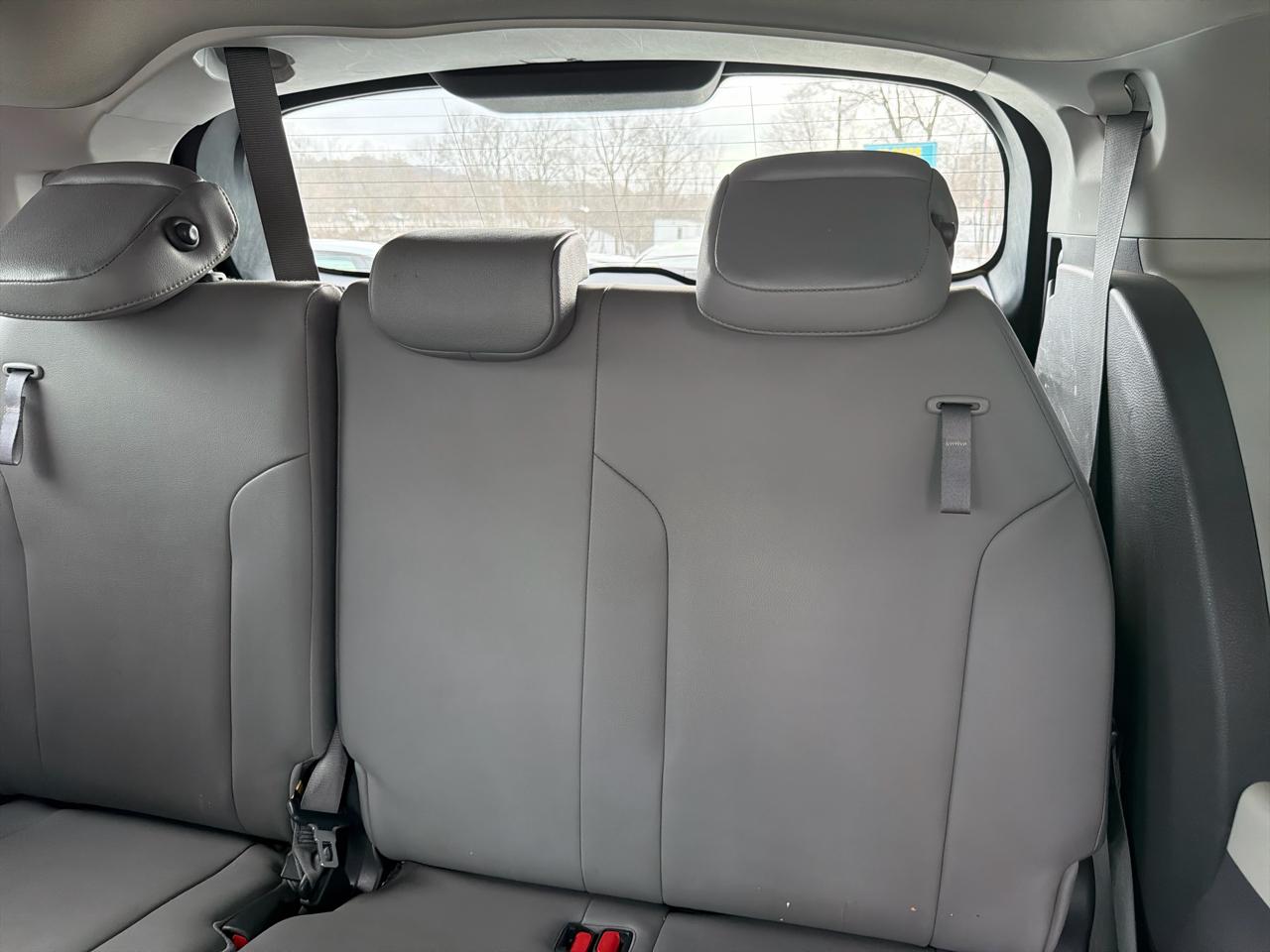 Toyota Sienna XLE FWD 8-Passenger (Natl) 2021