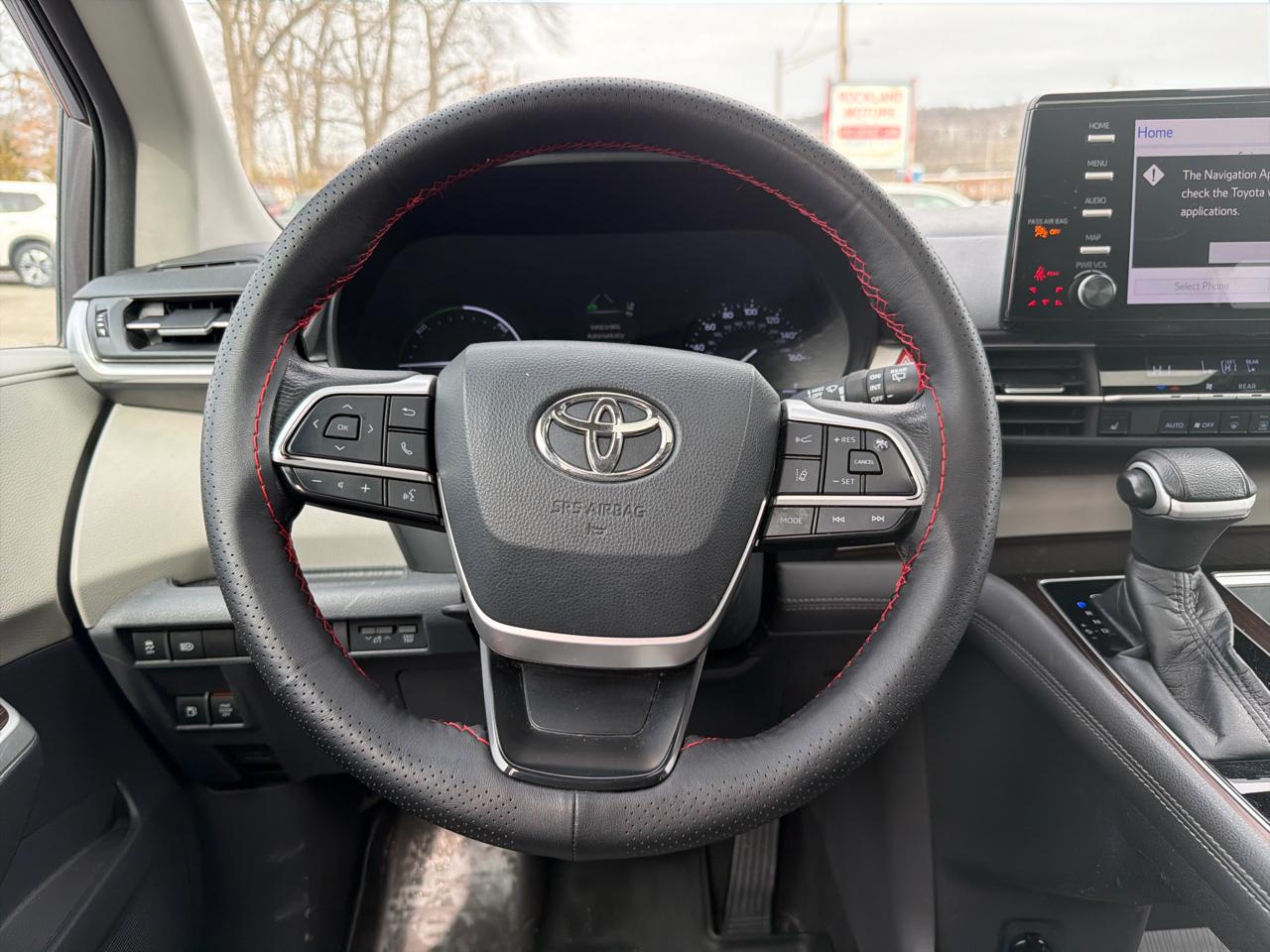 Toyota Sienna XLE FWD 8-Passenger (Natl) 2021