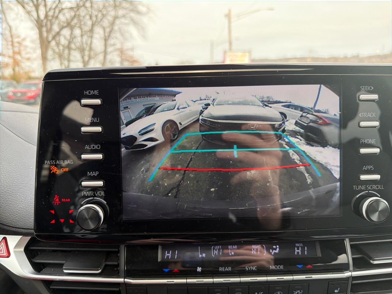 Toyota Sienna XLE FWD 8-Passenger (Natl) 2021