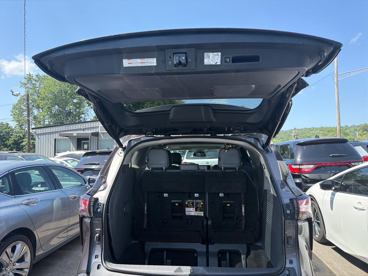 Toyota Sienna XLE FWD 7-Passenger (Natl) 2021