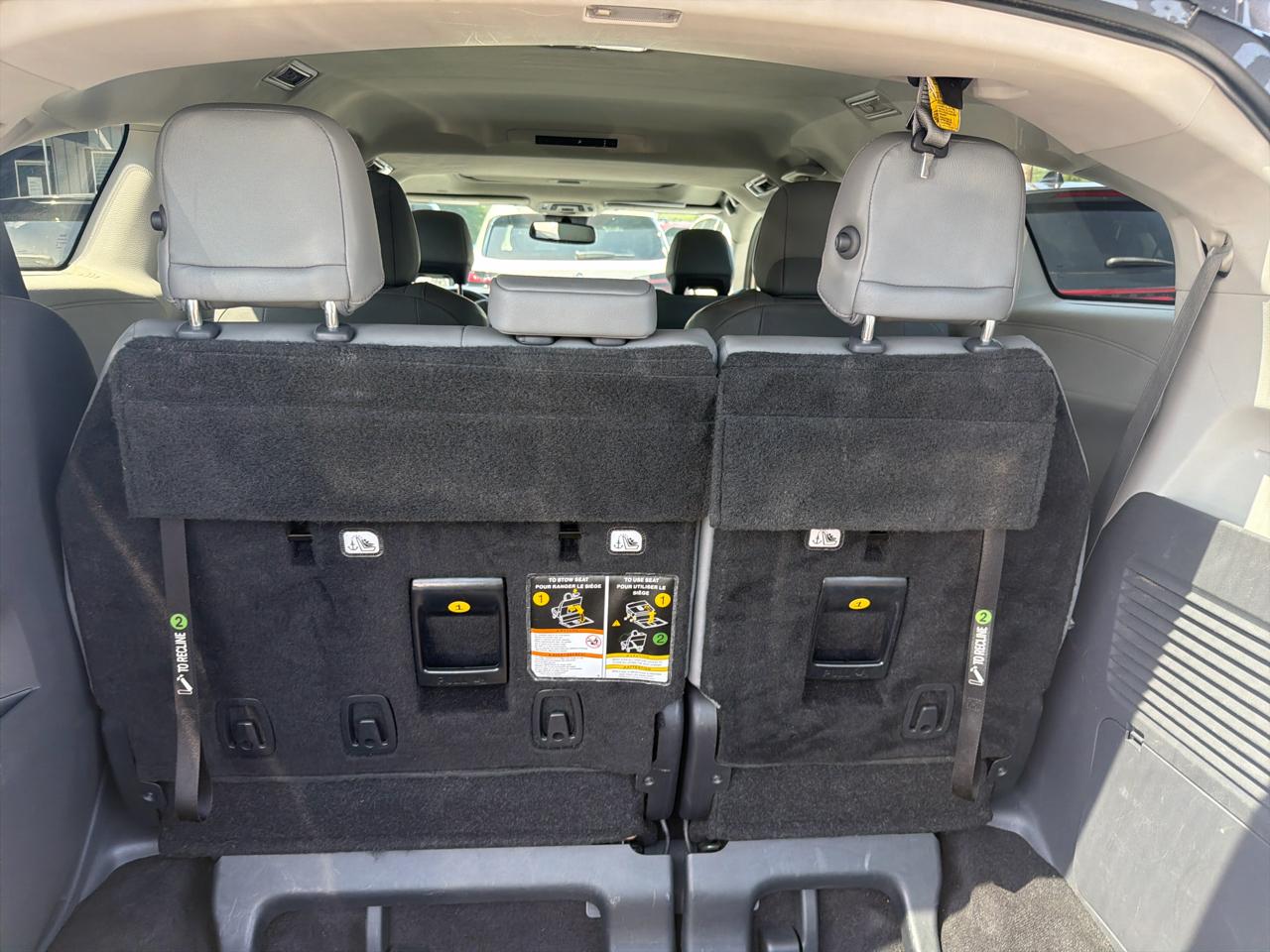 Toyota Sienna XLE FWD 7-Passenger (Natl) 2021