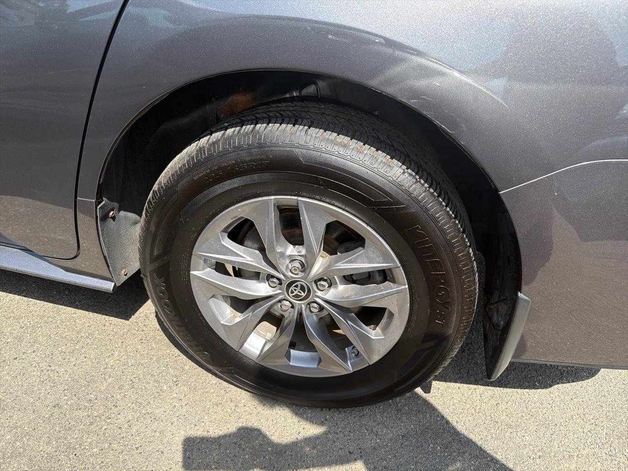 Toyota Sienna XLE FWD 7-Passenger (Natl) 2021