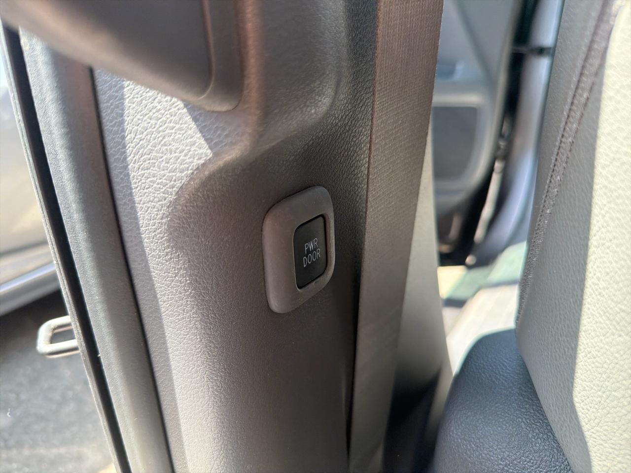 Toyota Sienna XLE FWD 7-Passenger (Natl) 2021