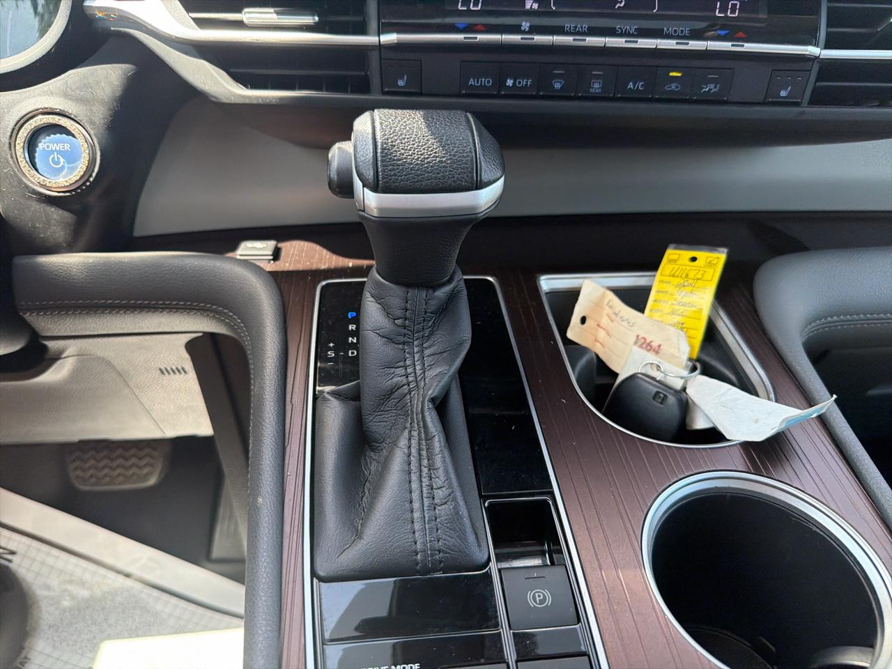Toyota Sienna XLE FWD 7-Passenger (Natl) 2021