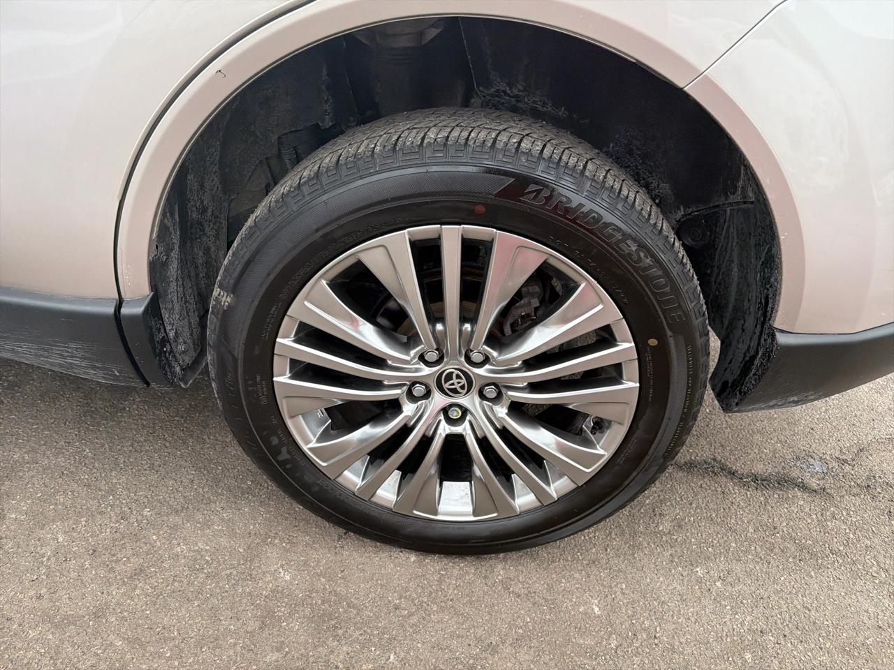 Toyota Venza Limited AWD (Natl) 2022