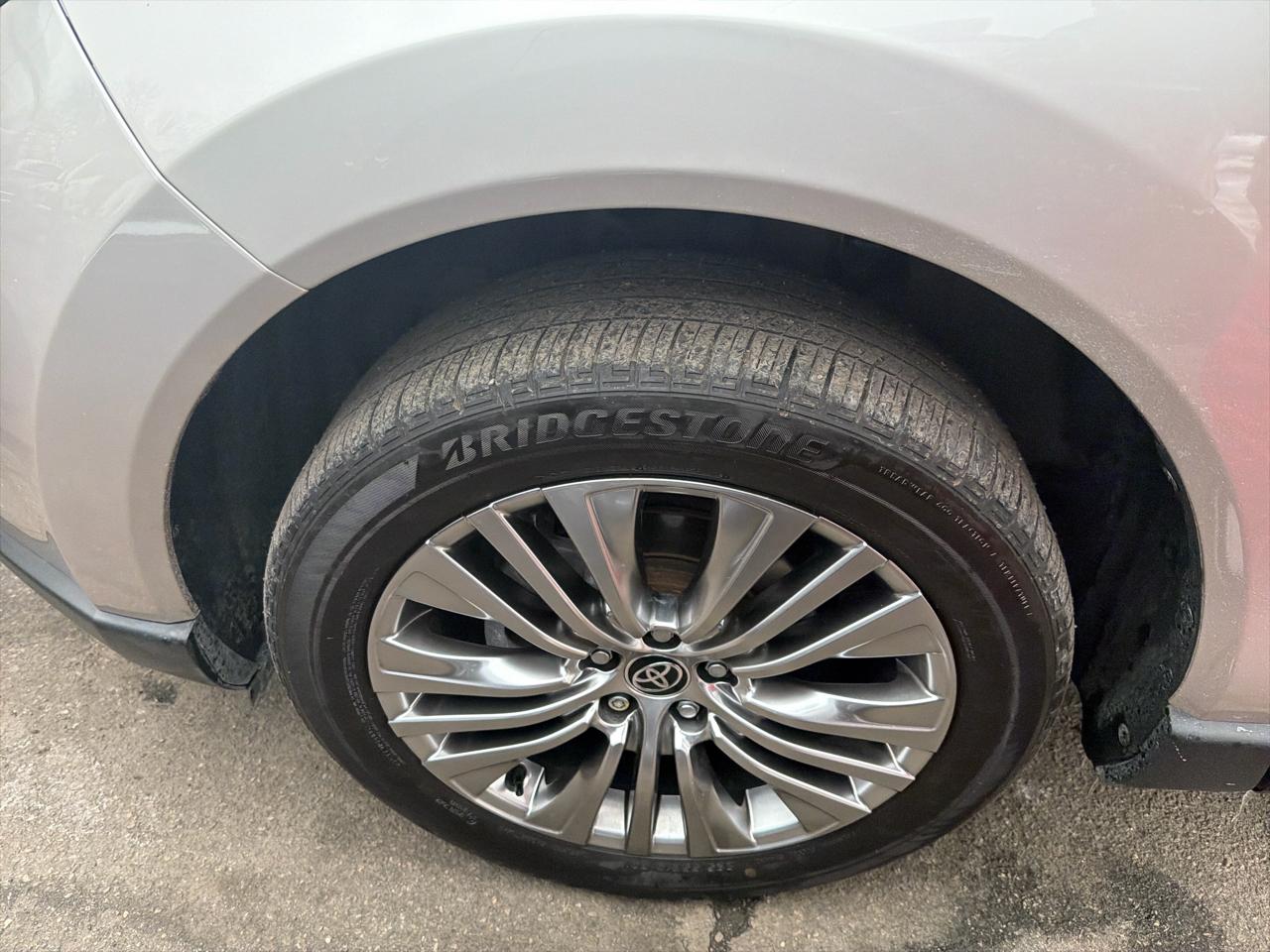 Toyota Venza Limited AWD (Natl) 2022