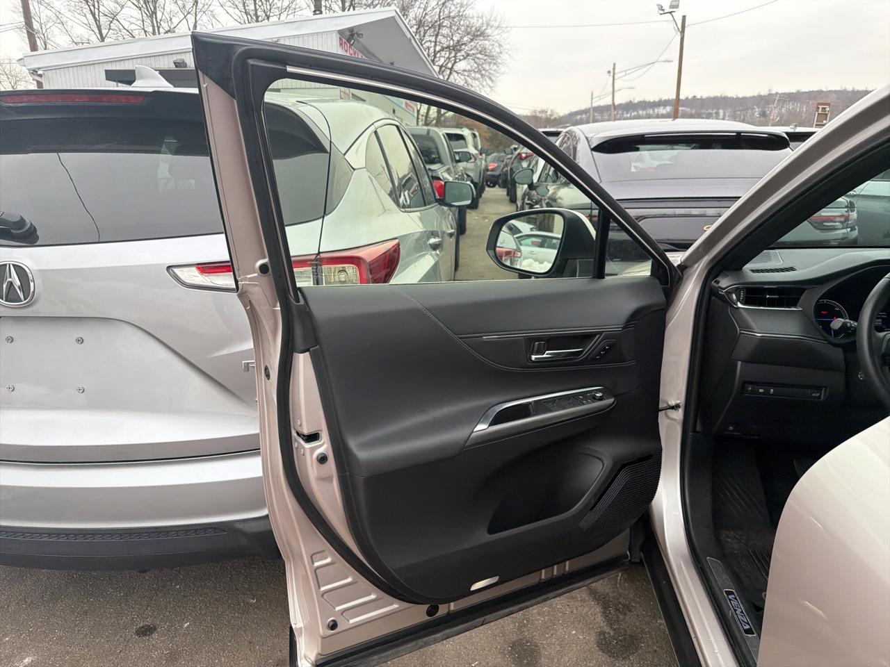 Toyota Venza Limited AWD (Natl) 2022