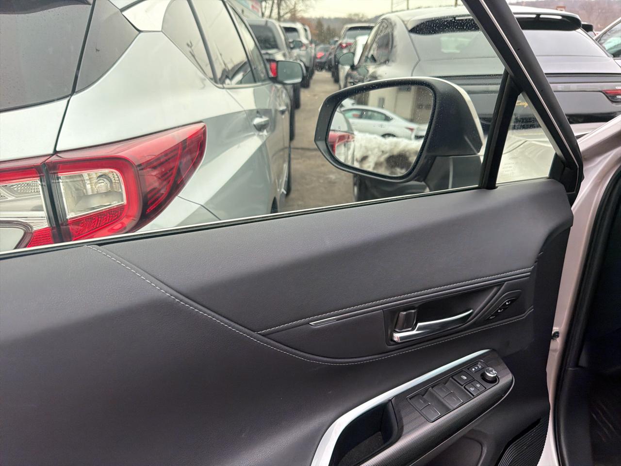 Toyota Venza Limited AWD (Natl) 2022