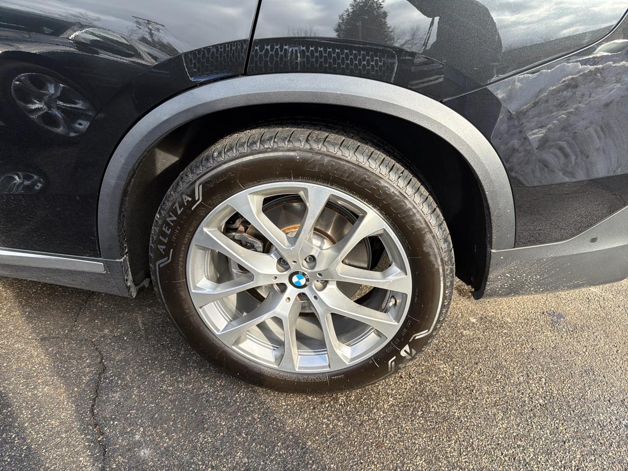 BMW X5 xDrive40i Sports Activity Vehicle 2023