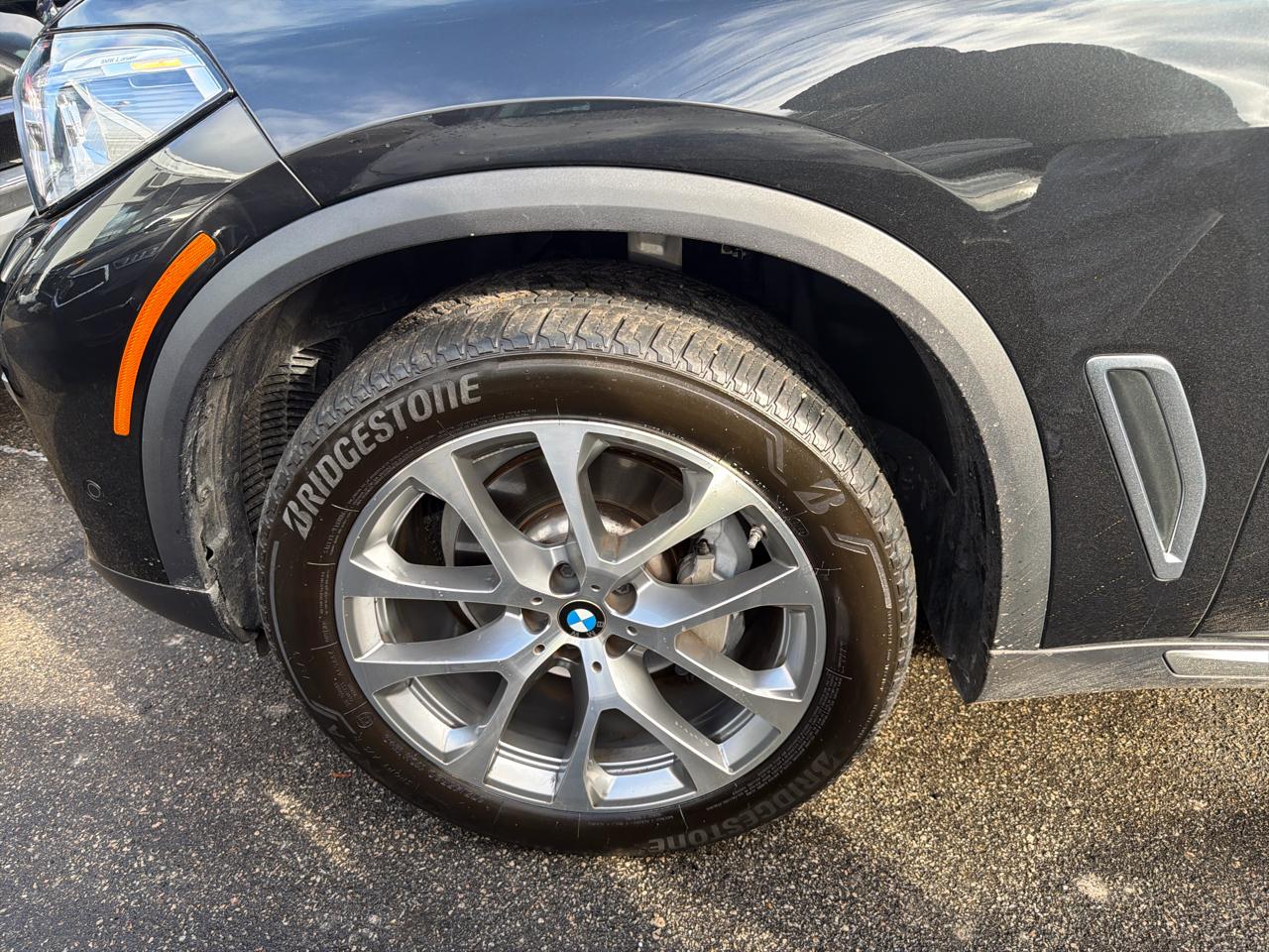 BMW X5 xDrive40i Sports Activity Vehicle 2023