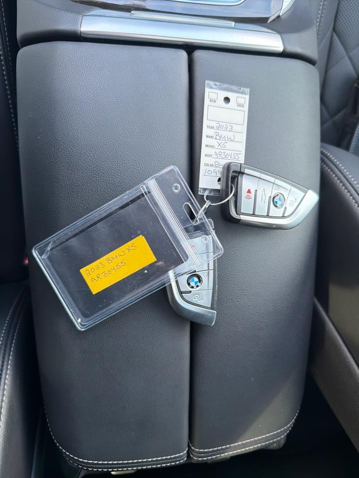 BMW X5 xDrive40i Sports Activity Vehicle 2023