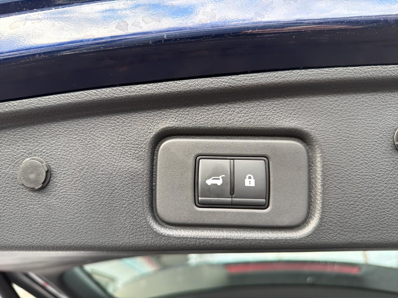 Nissan Pathfinder SL 4WD 2025