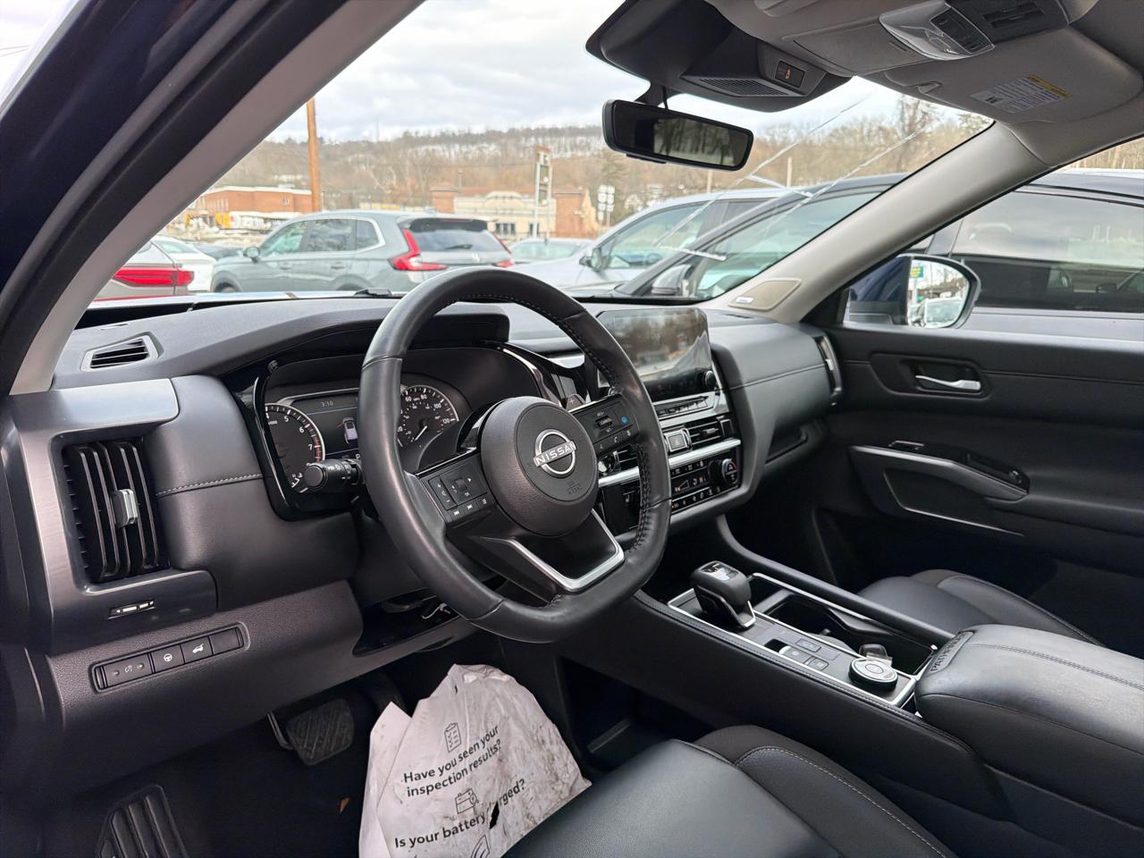 Nissan Pathfinder SL 4WD 2025