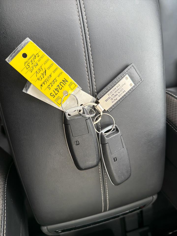 Nissan Pathfinder SL 4WD 2025