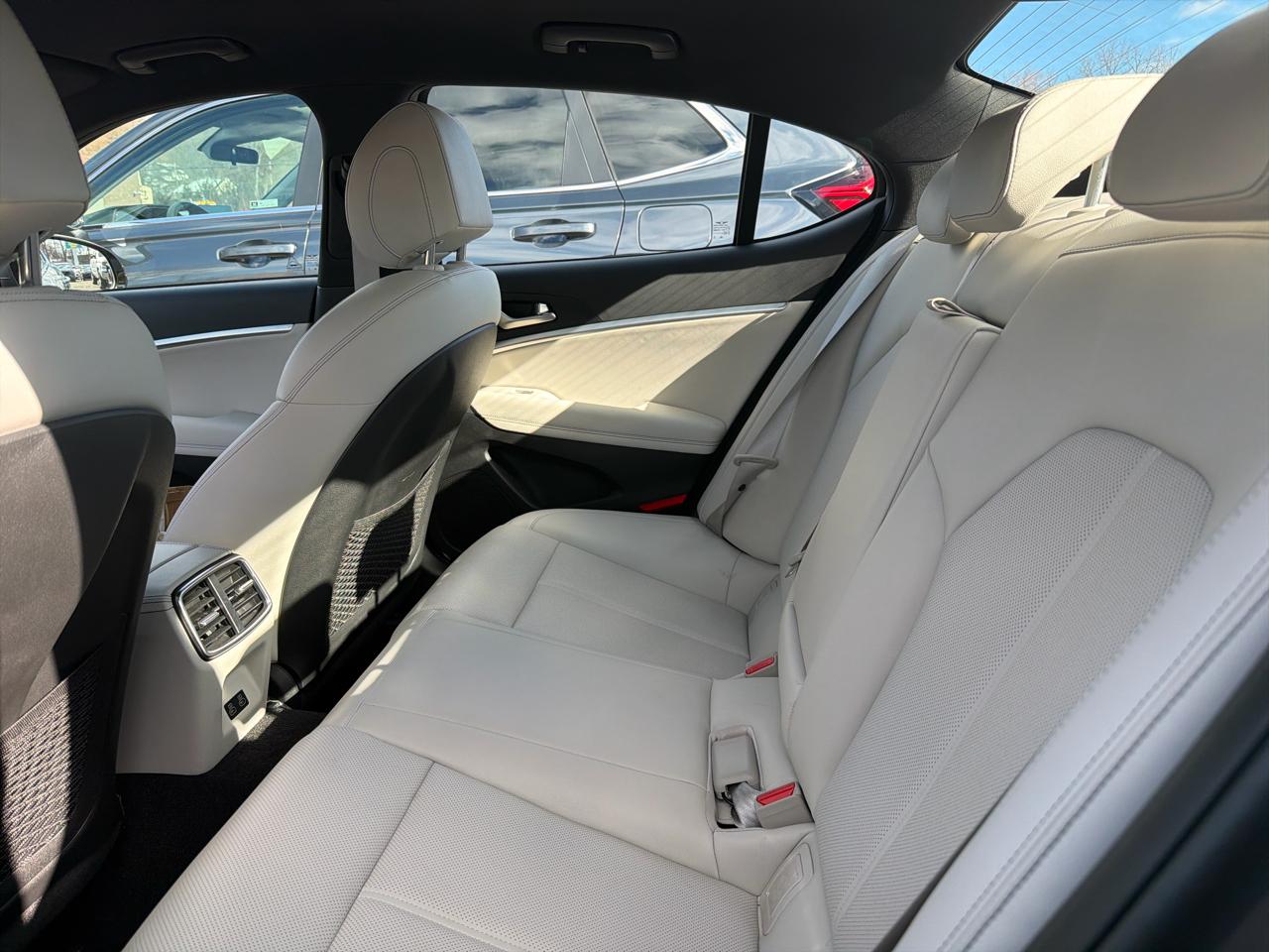 Genesis G70 2.5T AWD 2024